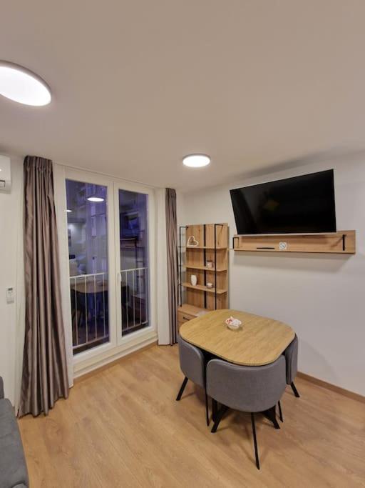 G-in-st Apartma *