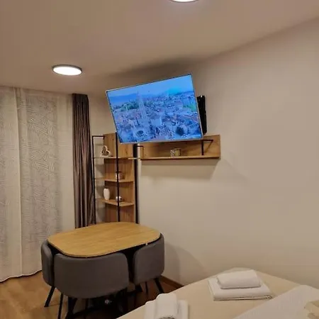 G-In-St Apartment Split Exterior photo